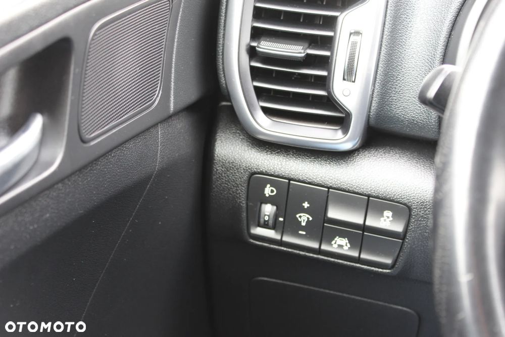 Kia Sportage 1.7 CRDI 2WD ISG Dream-Team Edition - 19