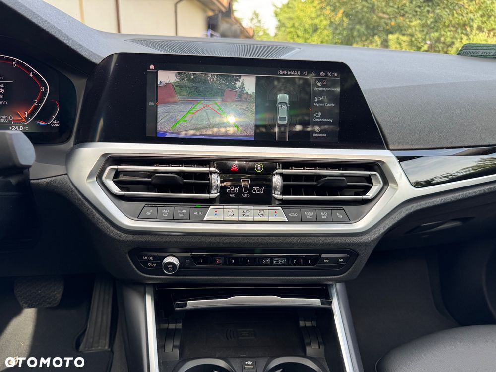 BMW Seria 3 318i Sport Line sport - 32