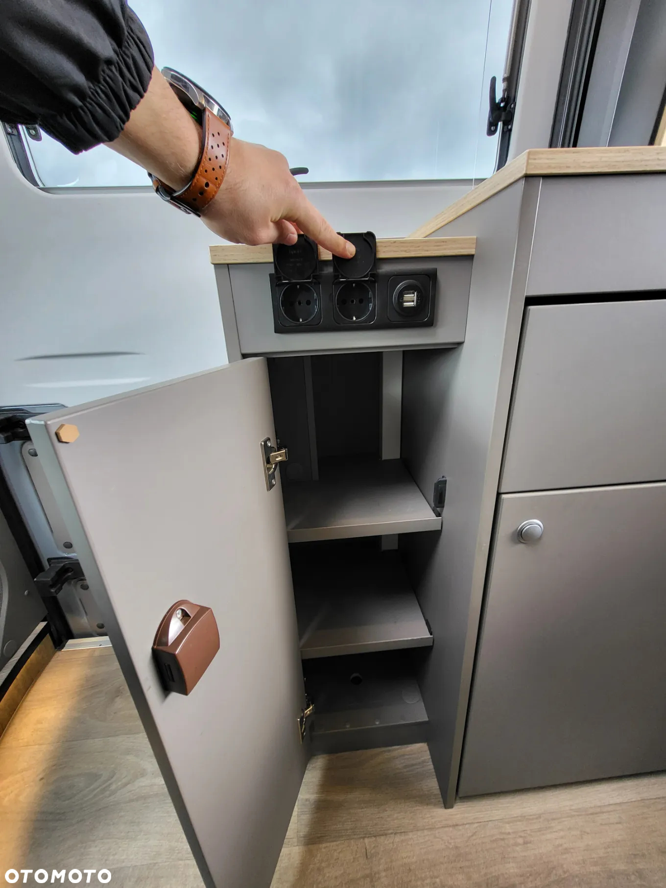 LMC INNOVAN 590 - Kampervan dla 2-3 osób - 31