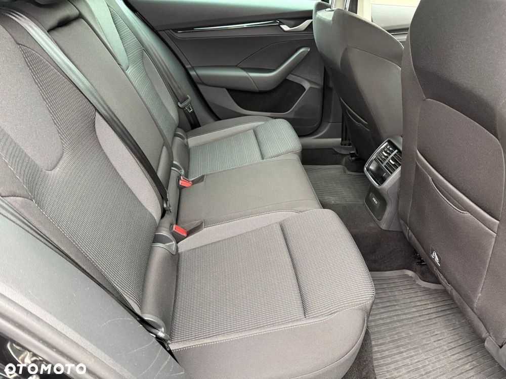 Skoda Octavia 1.5 TSI mHEV Selection DSG - 27
