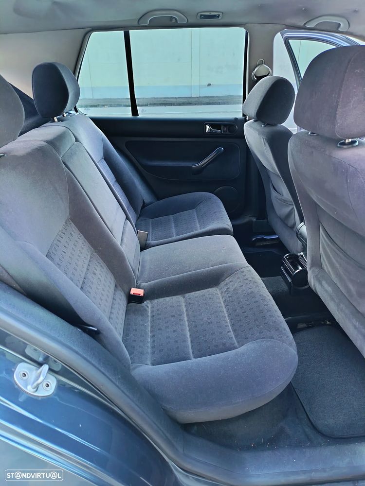 VW Golf 1.4i Conceptline - 13