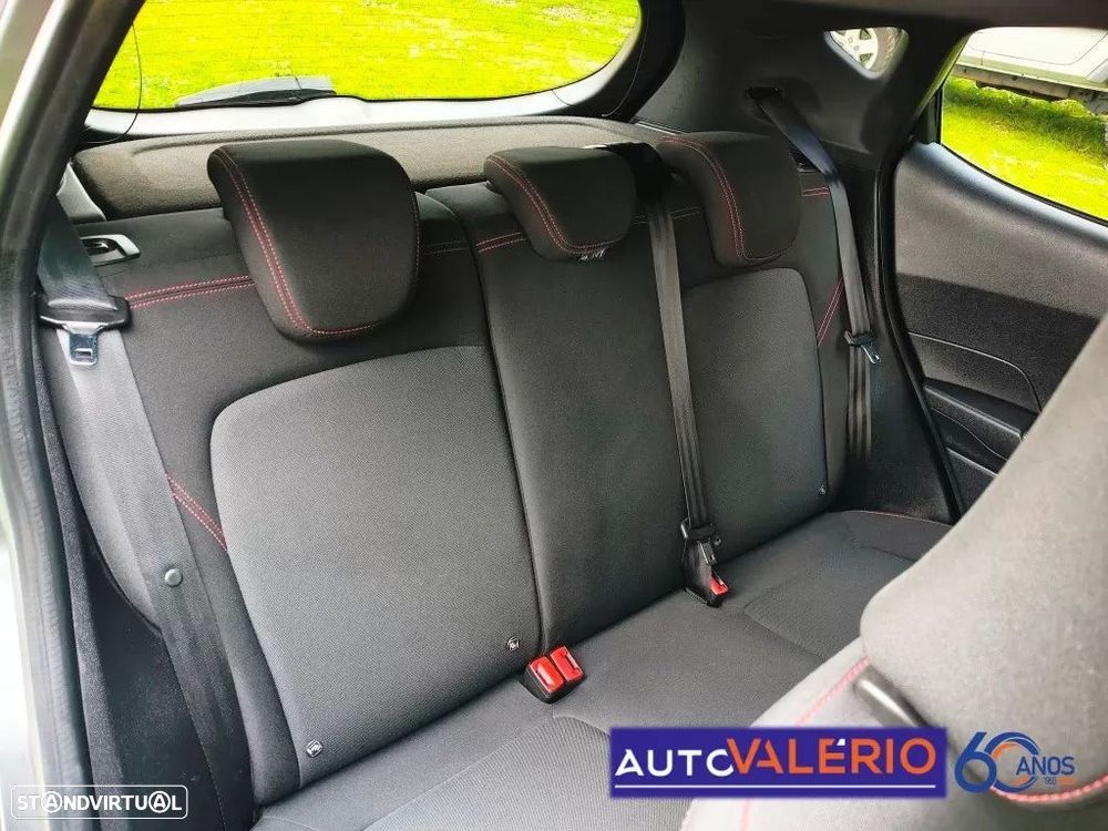 Ford Fiesta 1.0 EcoBoost ST-Line - 32