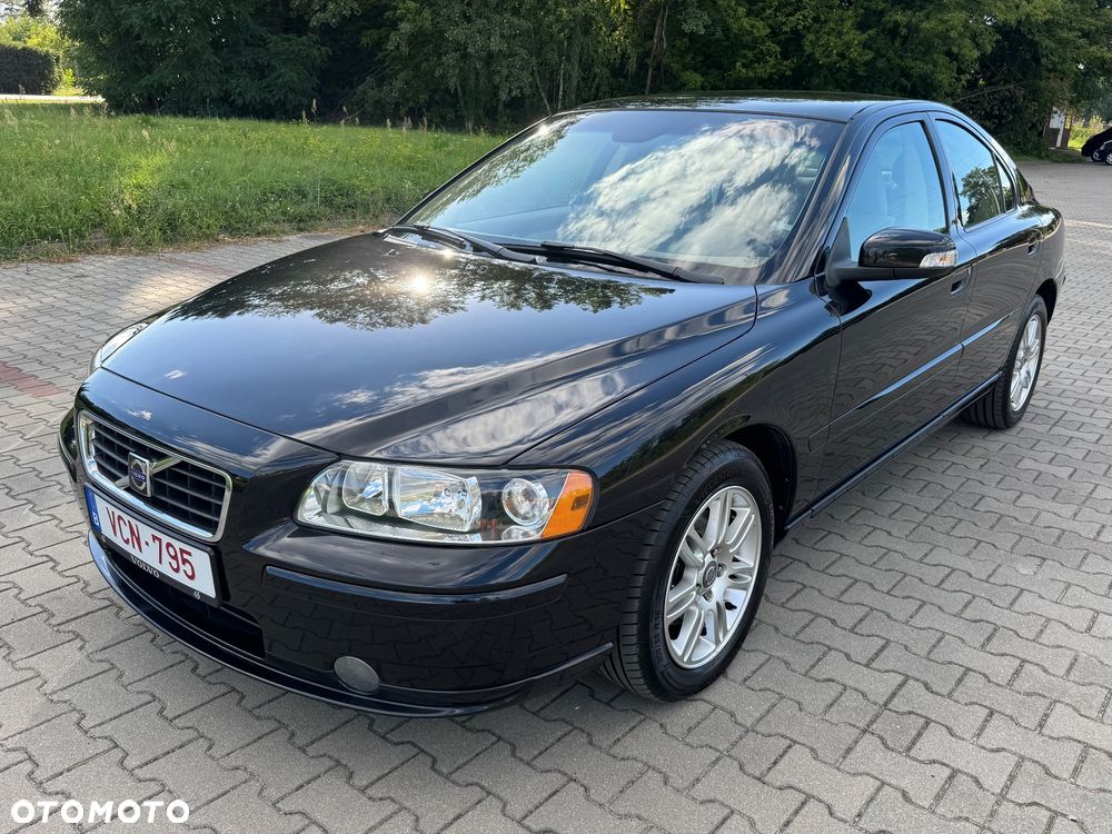 Volvo S60 2.4D Momentum - 1
