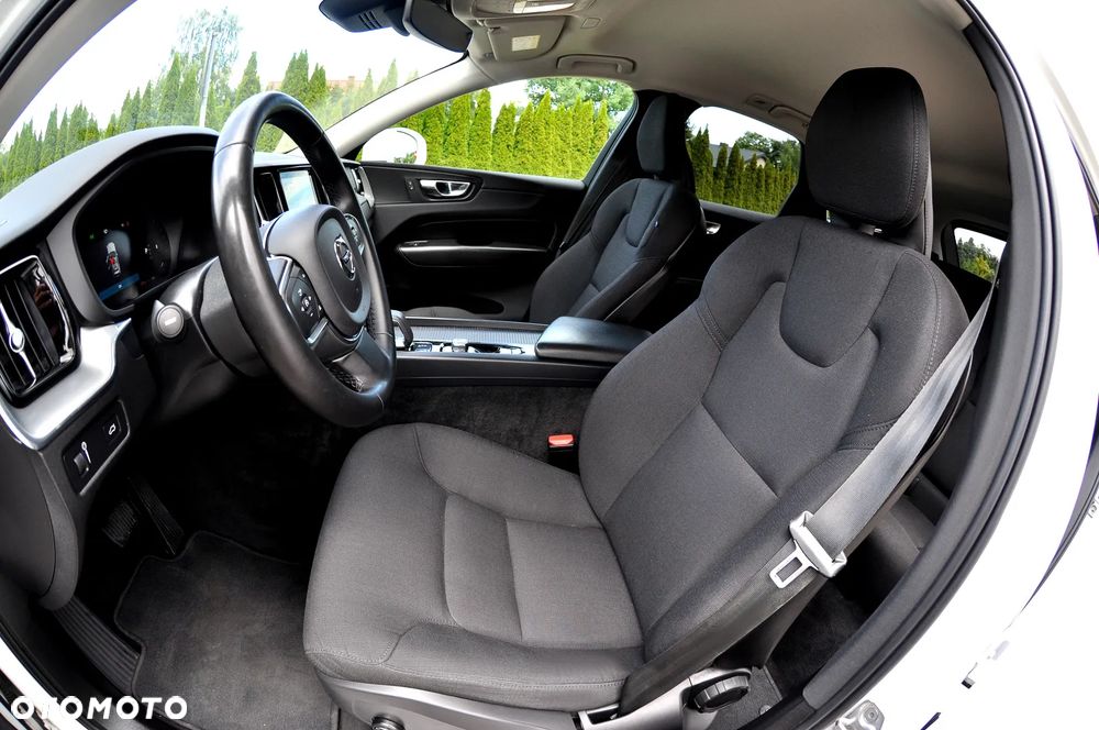 Volvo XC 60 B4 B Geartronic Momentum Pro - 16