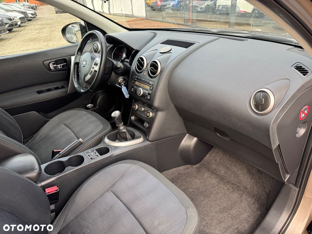 Nissan Qashqai 2.0 visia - 23