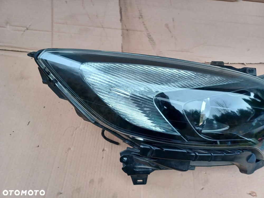 LAMPA PRZEDNIA PRAWA ZAFIRA C EUROPA - 7