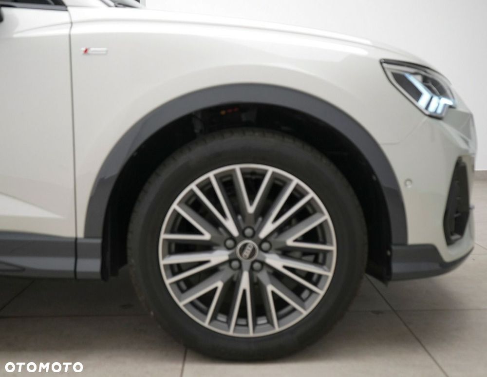 Audi Q3 Sportback - 8