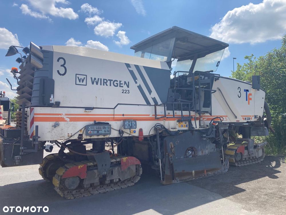 Wirtgen W 220 - 2