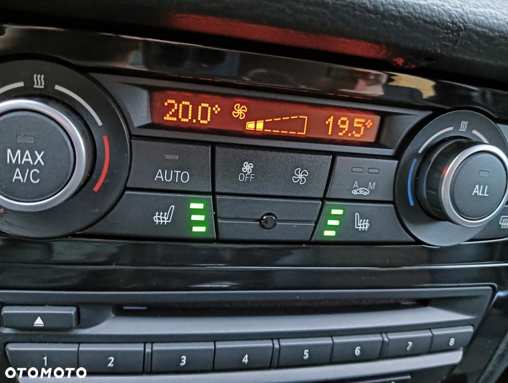 BMW X1 xDrive18d xLine - 17