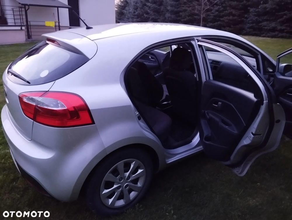 Kia Rio 1.2 Attract - 8