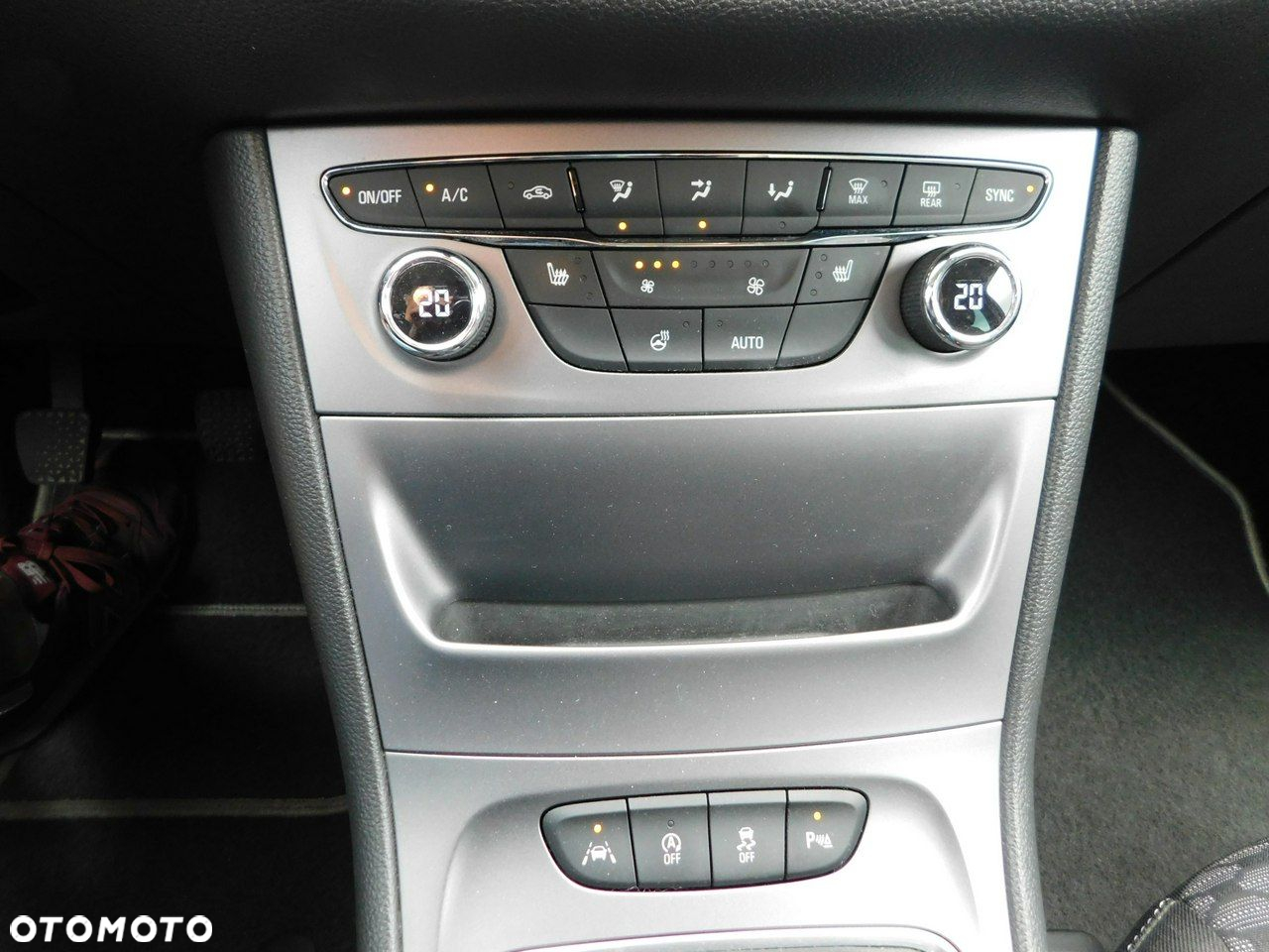 Opel Astra V 1.4 T Dynamic S&S - 15