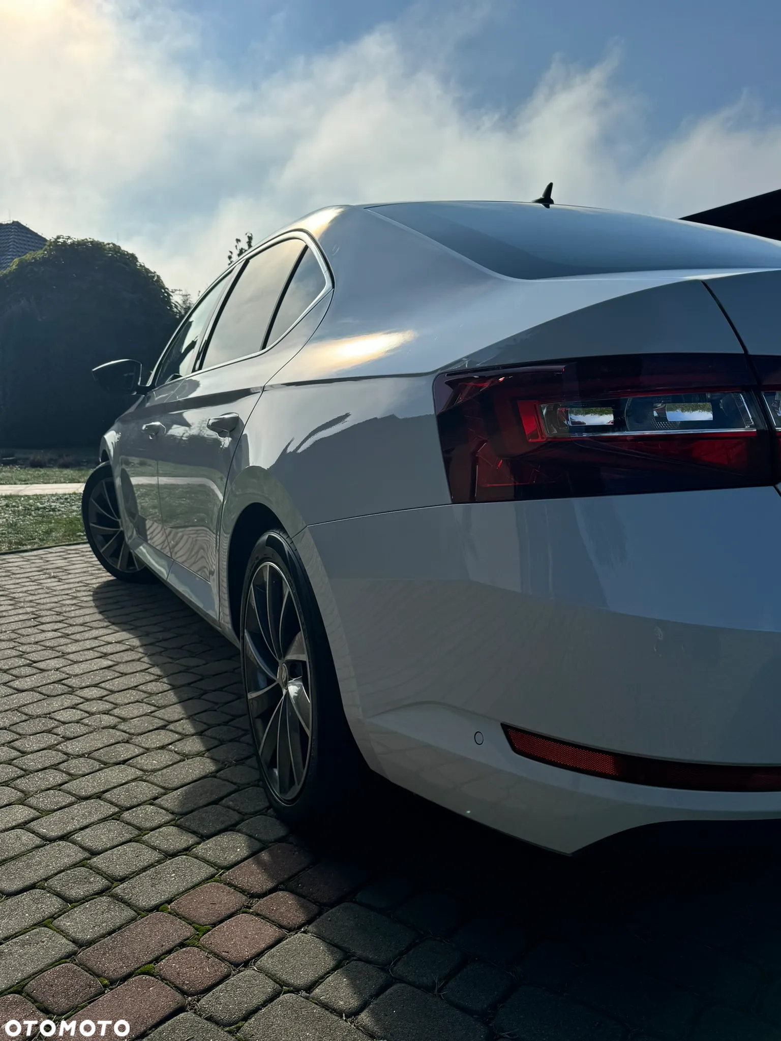 Skoda Superb 2.0 TDI L&K DSG - 8