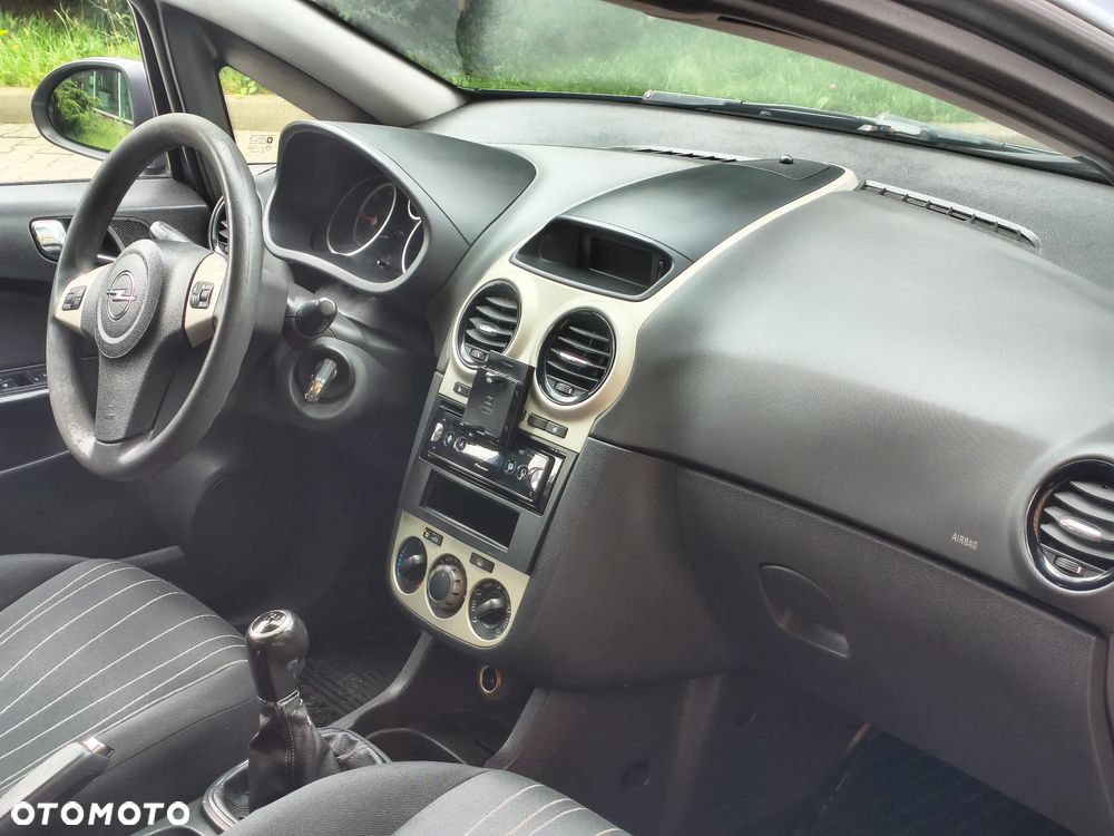 Opel Corsa - 11