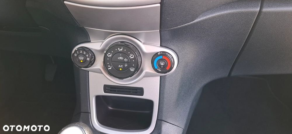 Ford Fiesta 1.25 Champions Edition - 12