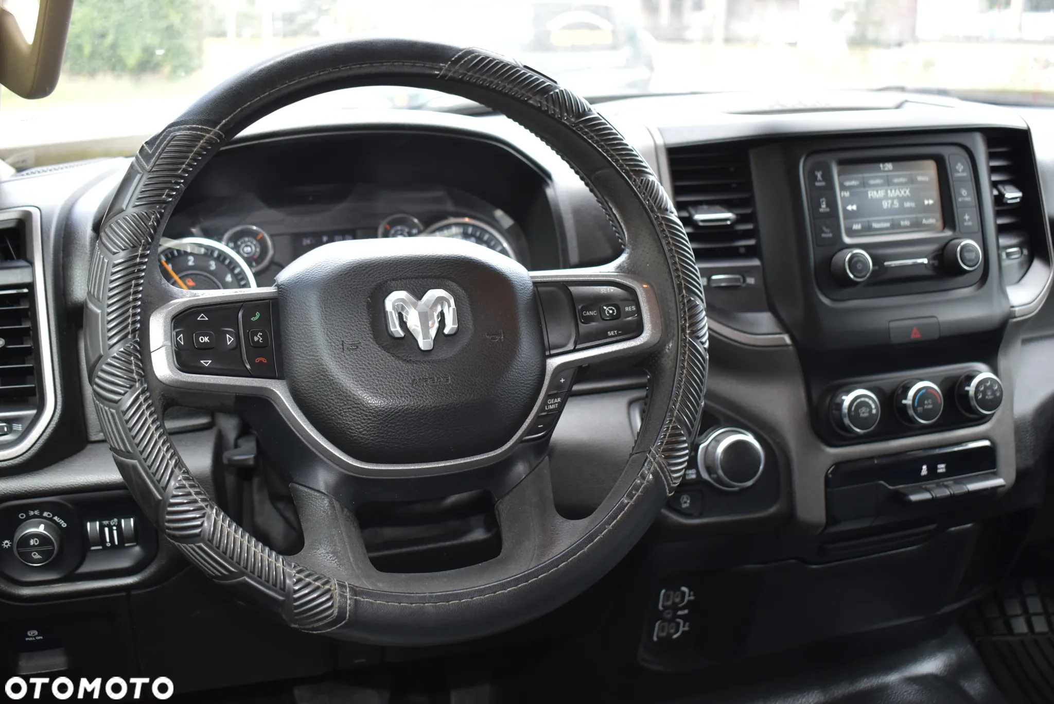 Dodge RAM - 12