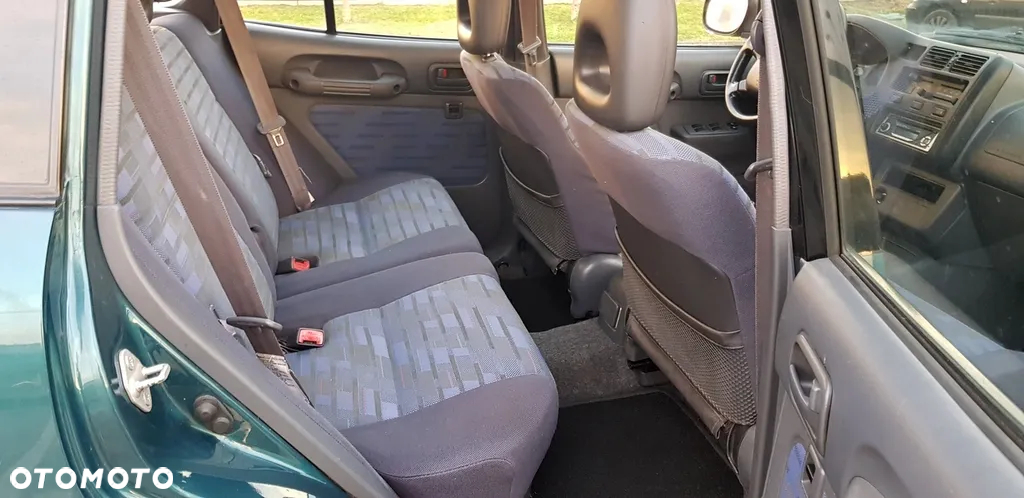 Toyota RAV4 2.0 - 15