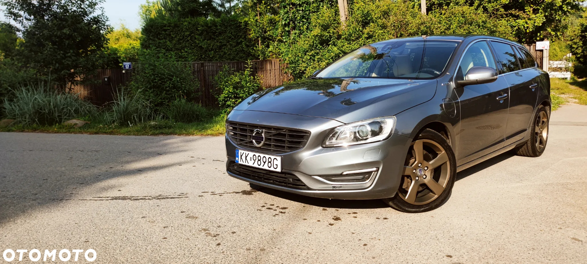 Volvo V60 D6 AWD Plug-in Hybrid Summum - 19