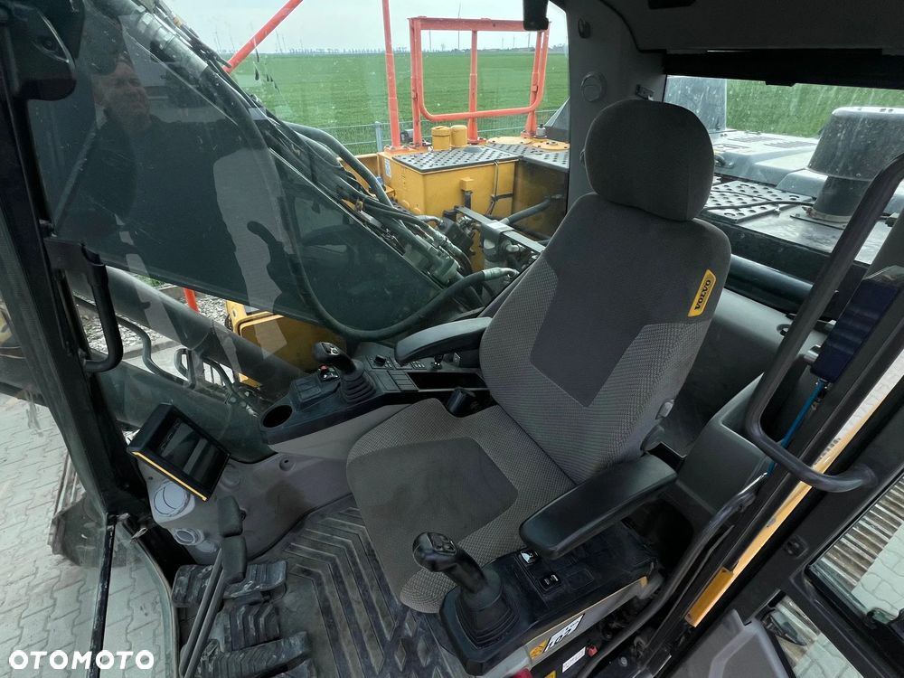Volvo 2017r. VOLVO EC220EL CAT KOMATSU LIEBCHERR - 5