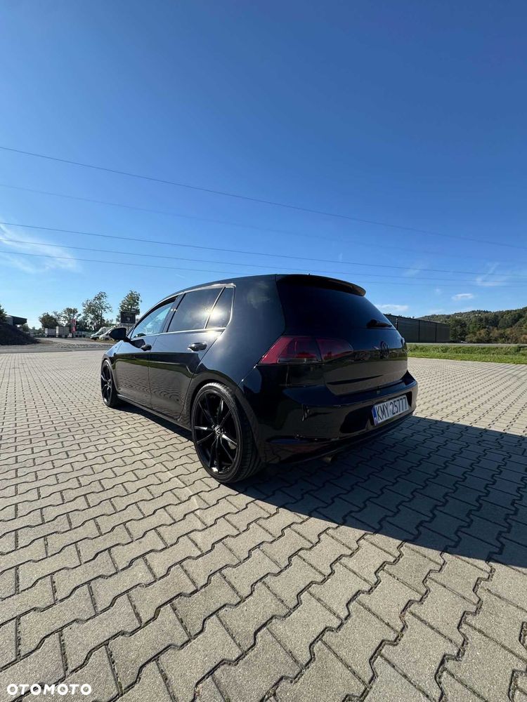 Volkswagen Golf - 6