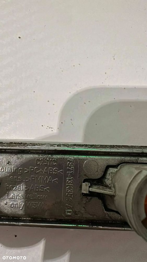 listwa kierunkowskazu prawy błotnik ford mondeo mk4 - 3