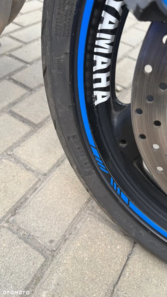 Yamaha FZS - 16