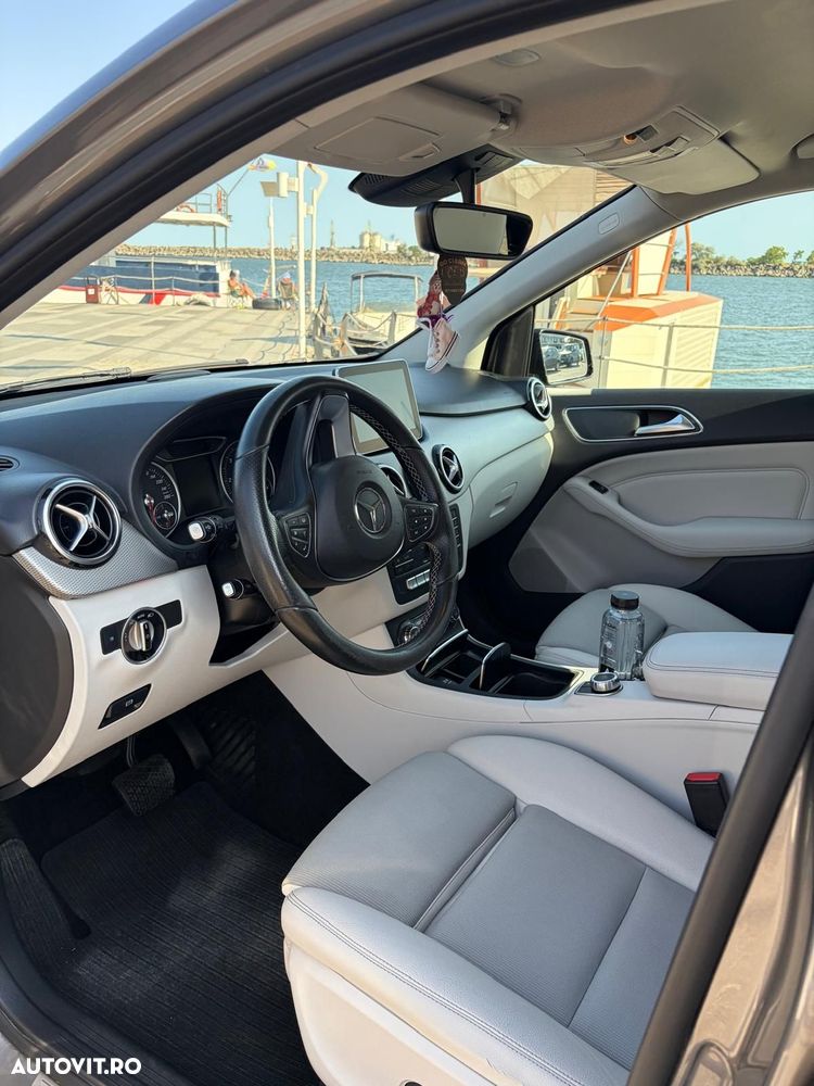 Mercedes-Benz B 220 - 6
