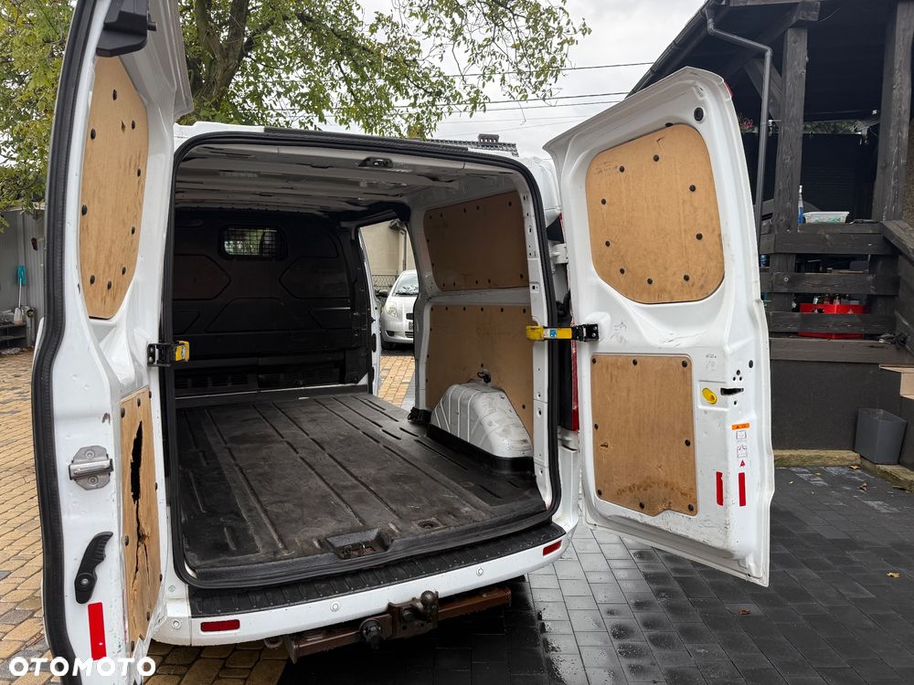 Ford TRANSIT CUSTOM - 13