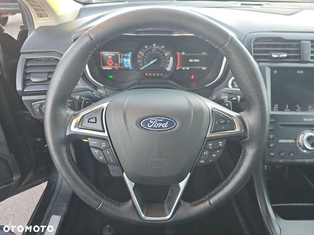Ford Fusion - 11