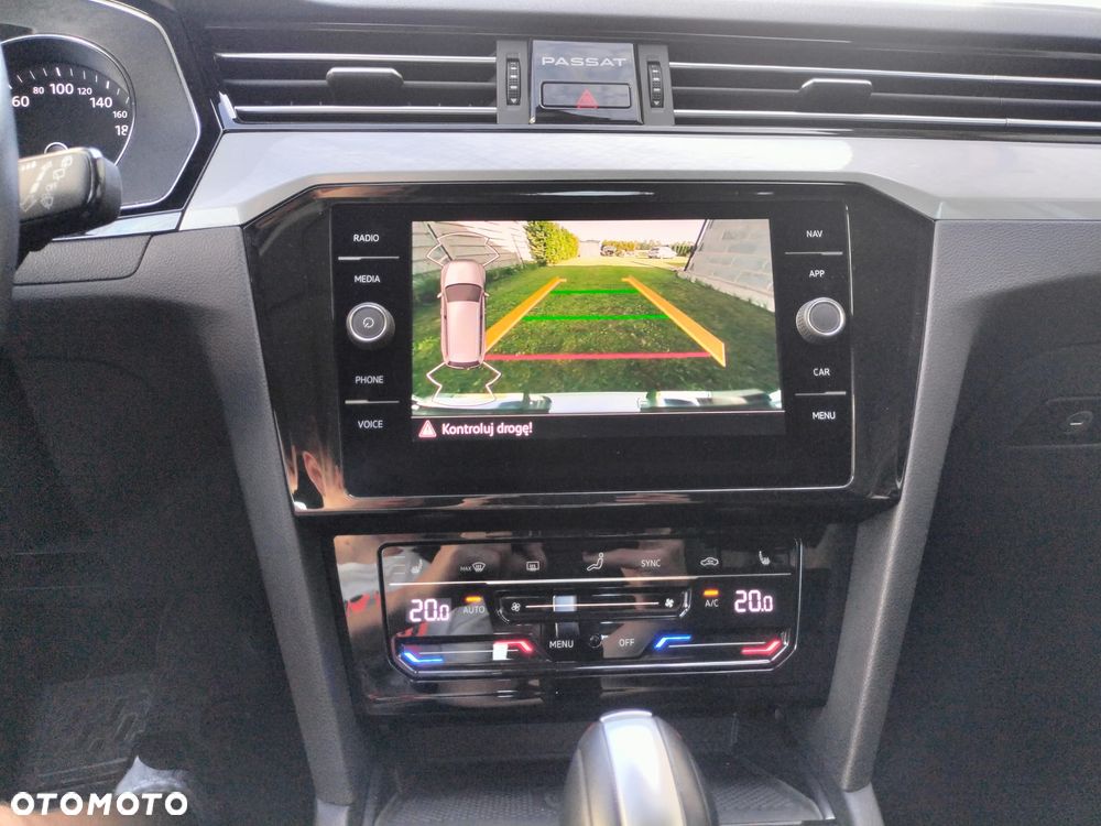 Volkswagen Passat 2.0 TDI SCR DSG - 16