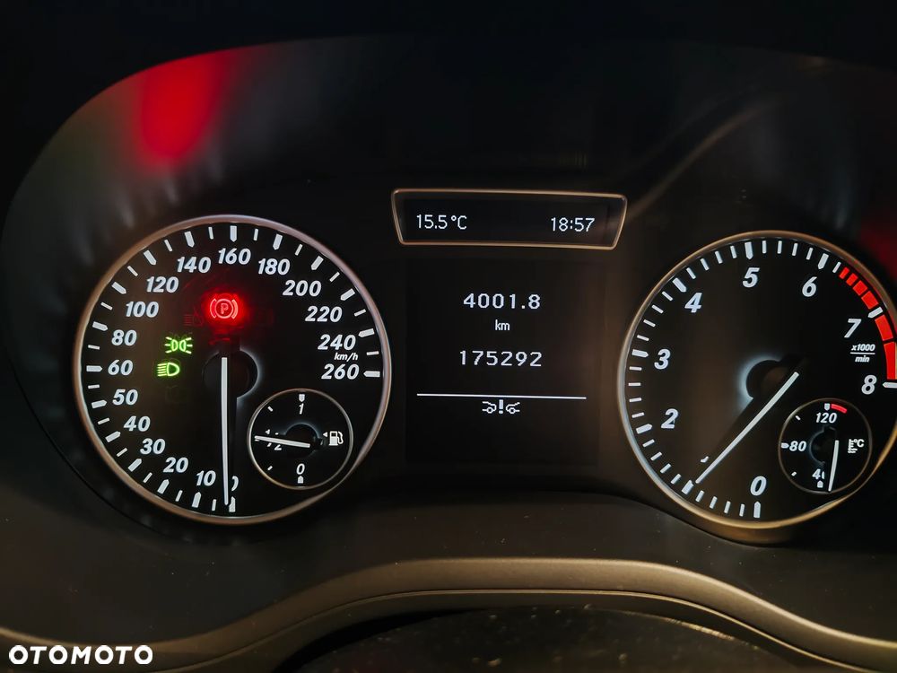 Mercedes-Benz Klasa B 180 BlueEFFICIENCY Edition - 18