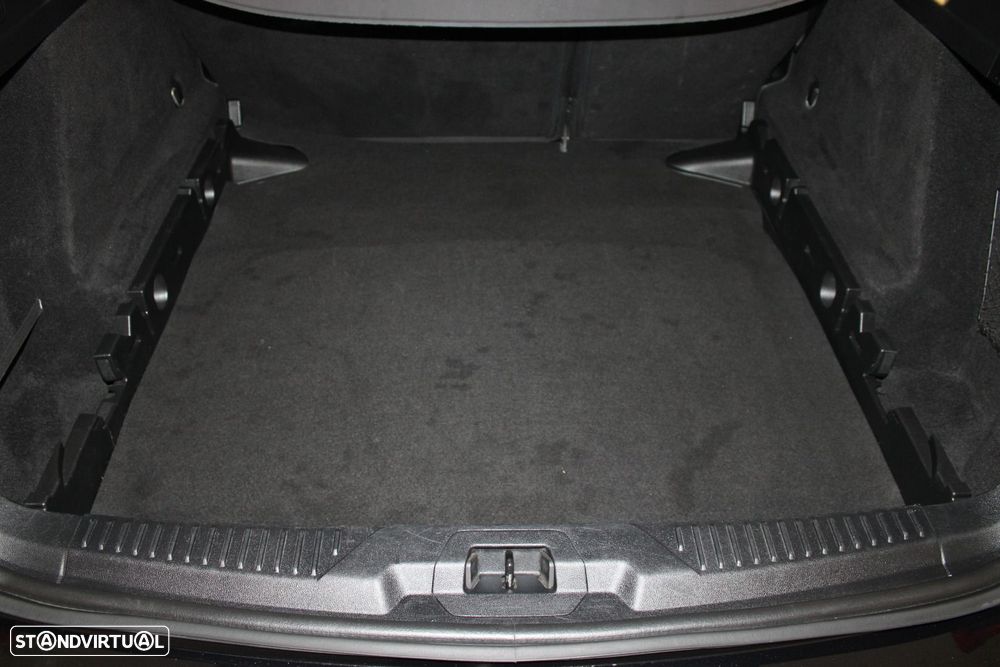 Ford Focus SW 1.0 EcoBoost Active - 30