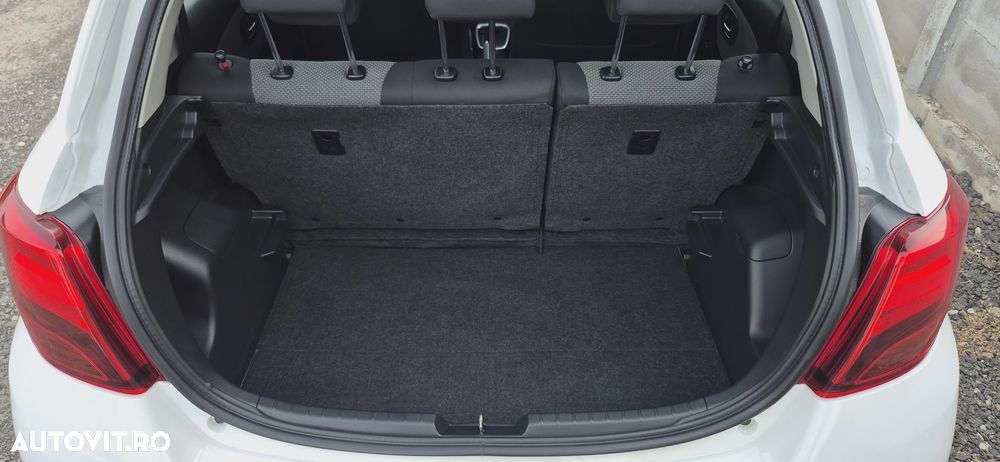 Toyota Yaris 1.5 VVT-i HSD Luna - 4