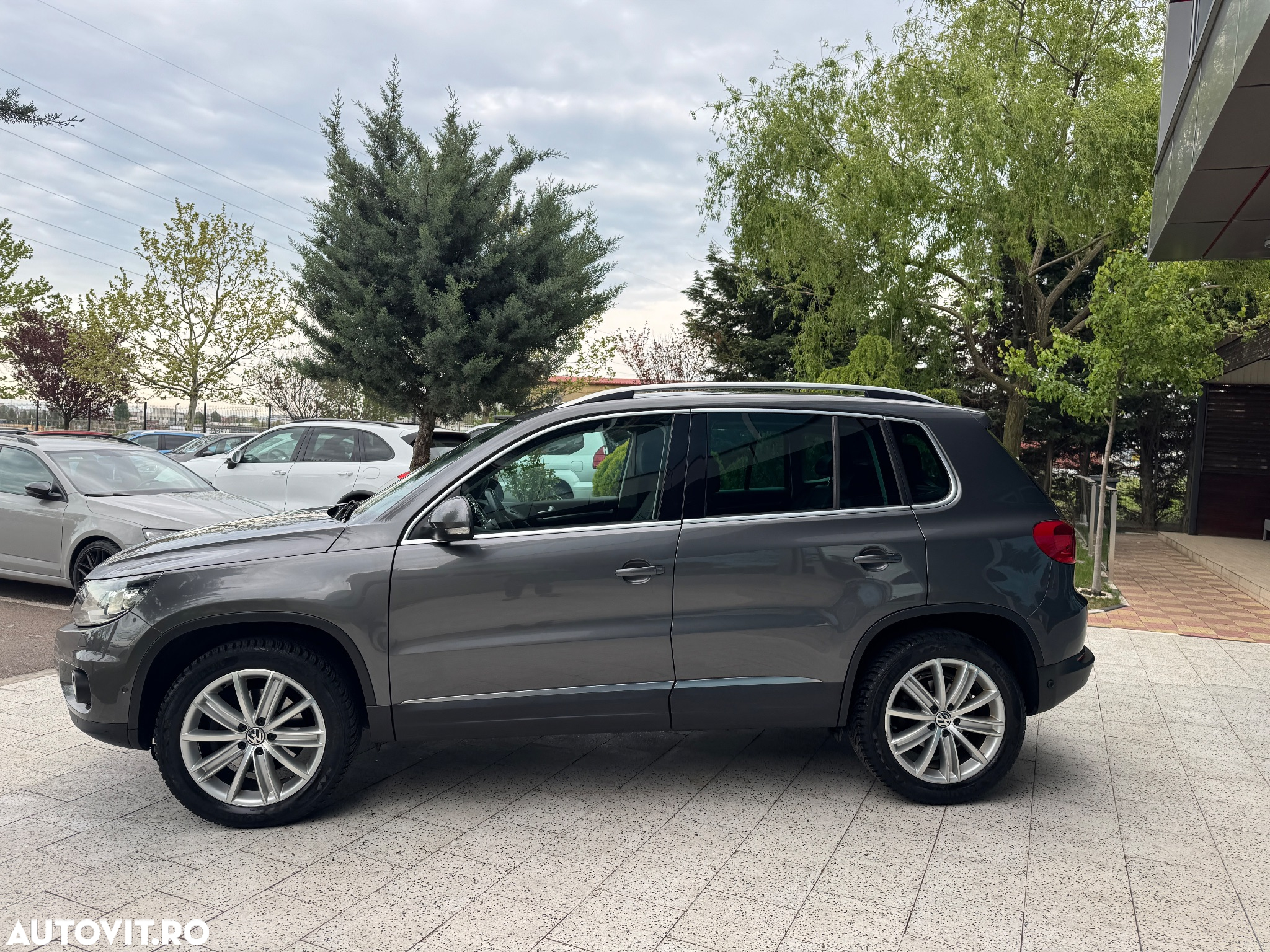 Volkswagen Tiguan 2.0 TDI 4Motion DSG BMT Sport & Style - 16