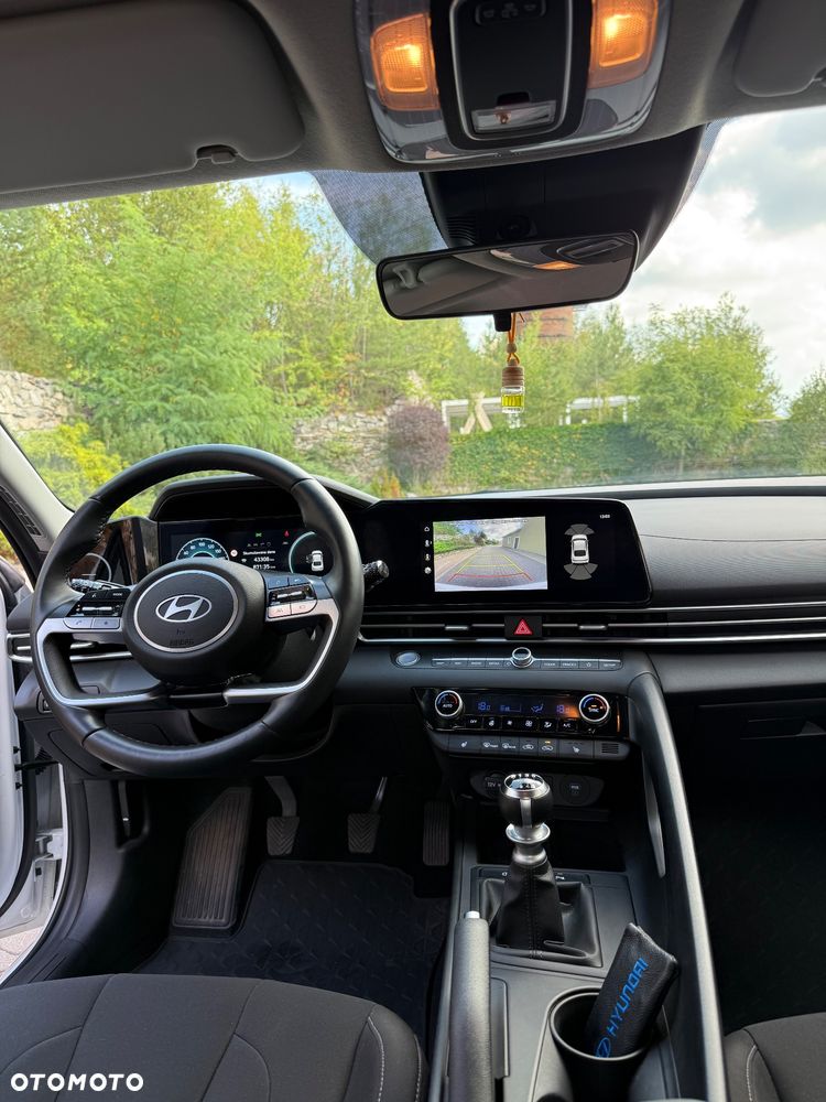 Hyundai Elantra 1.6 Smart - 33