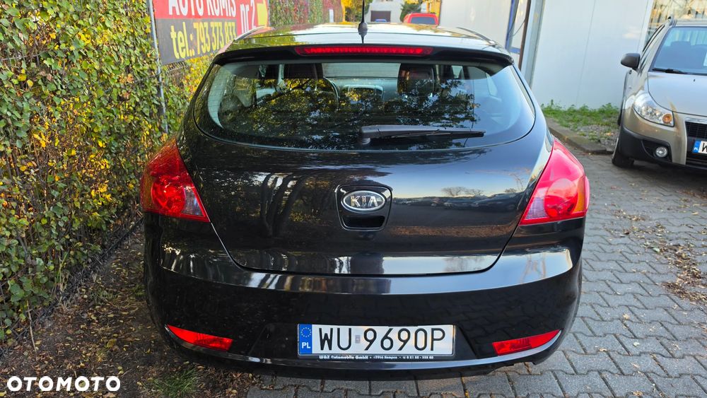 Kia Ceed - 29