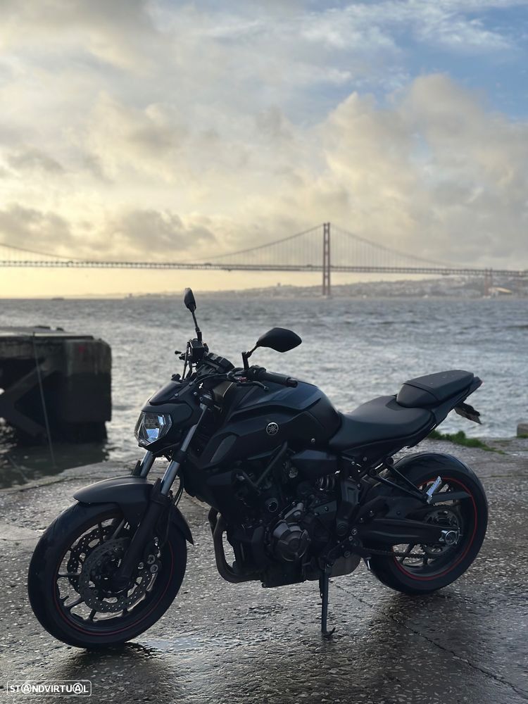 Yamaha MT-07 - 2