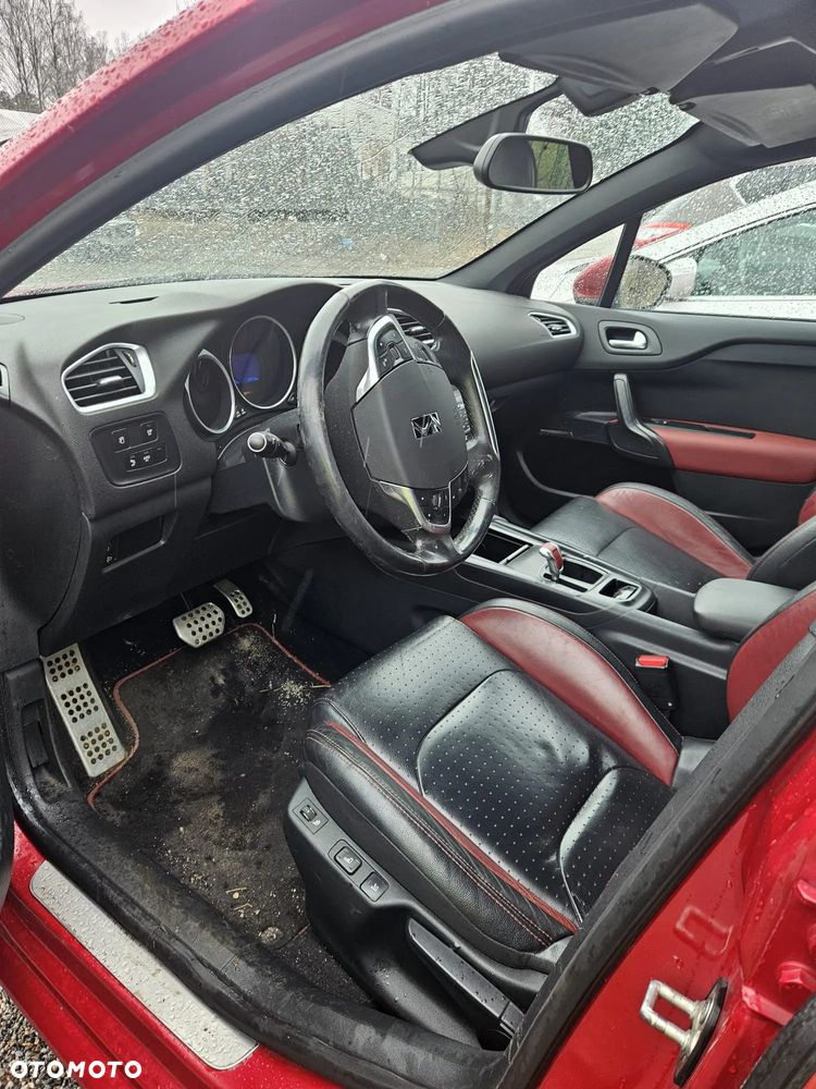 Citroën DS4 e-HDi 110 EGS6 SoChic - 8