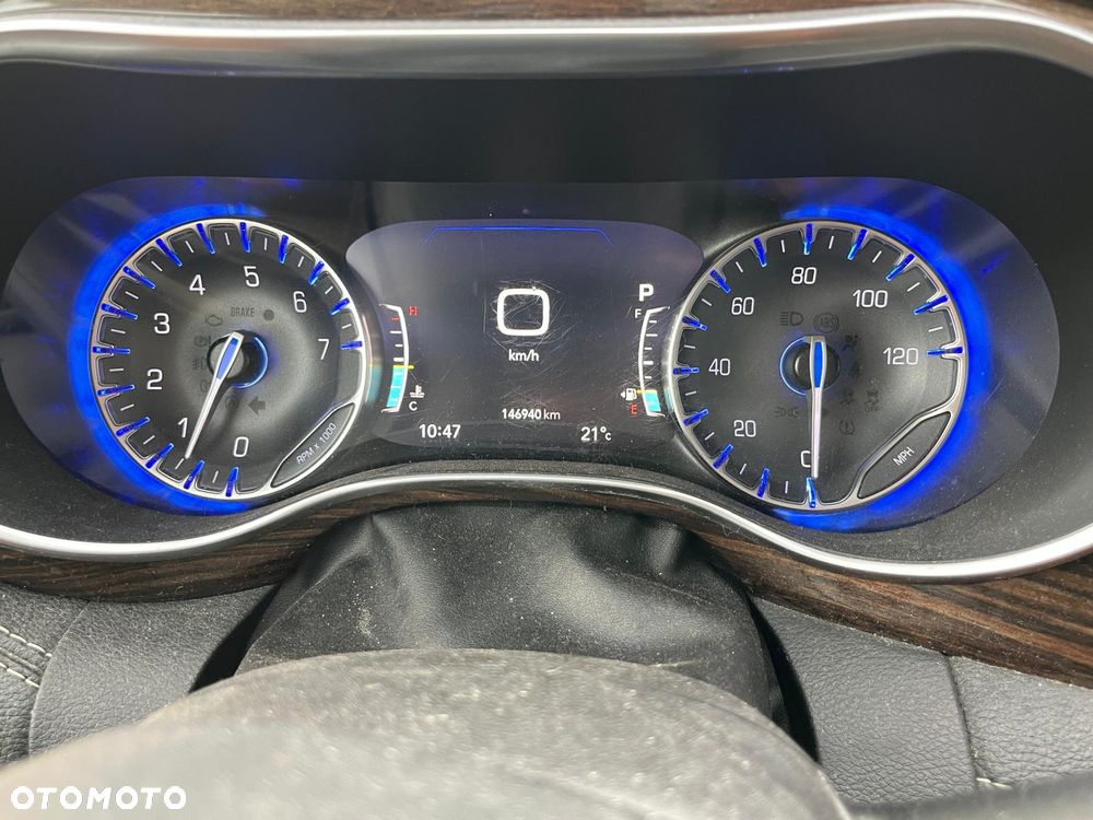 Chrysler Pacifica - 20