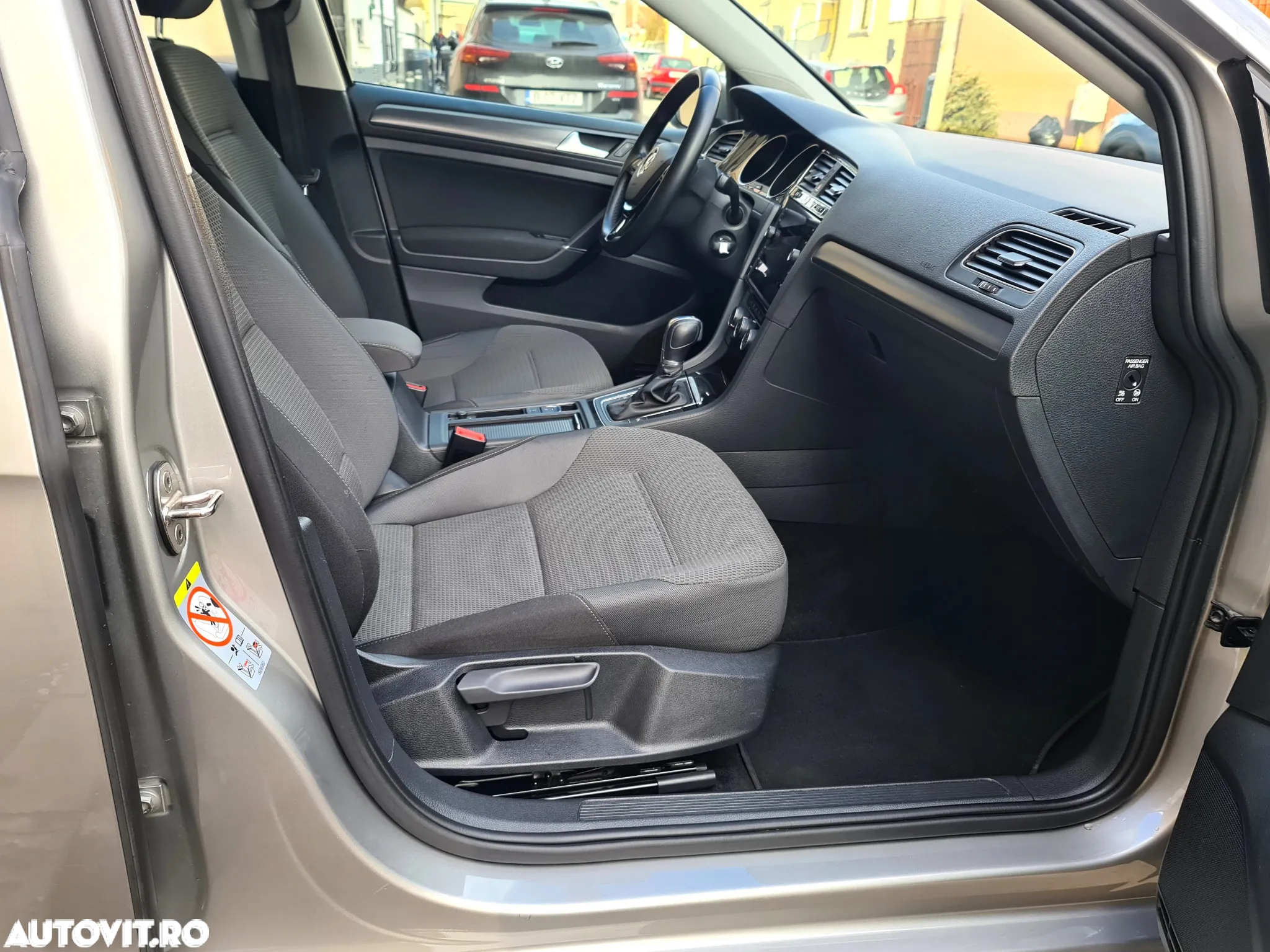 Volkswagen Golf 1.6 TDI (BlueMotion Technology) DSG Comfortline - 11