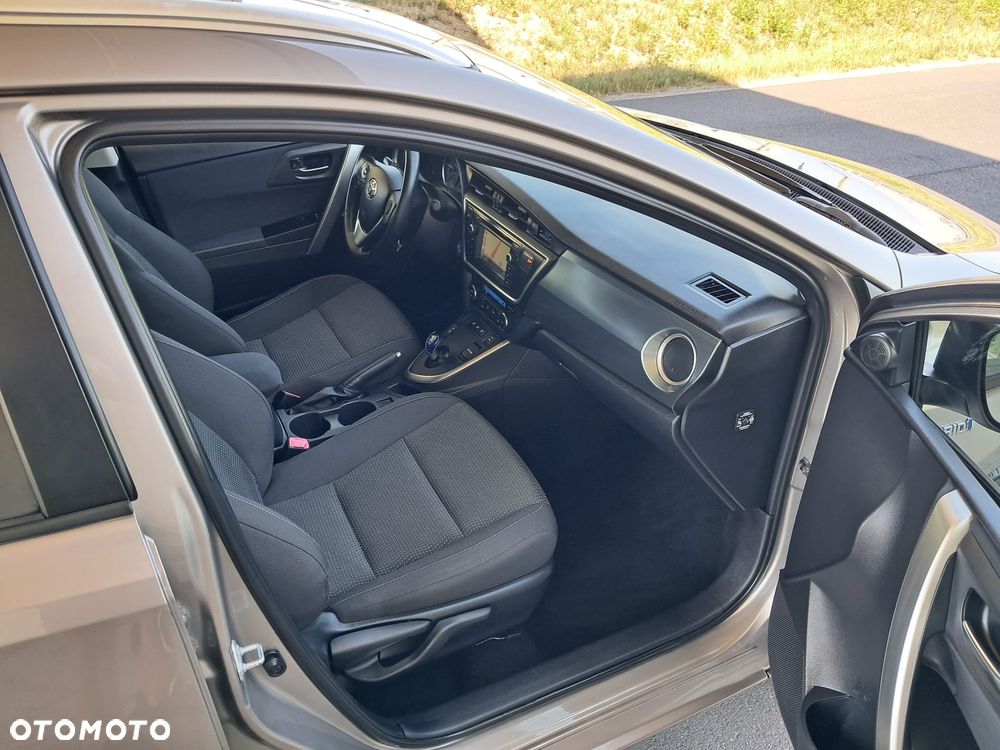 Toyota Auris - 12