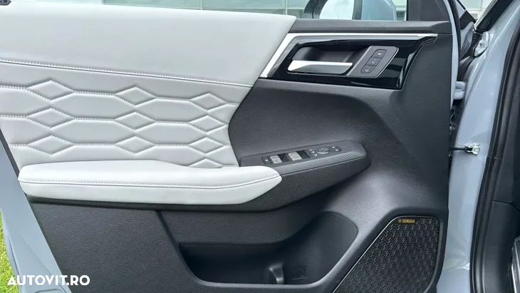 Mitsubishi Outlander - 10