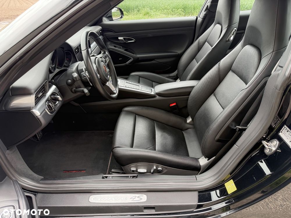 Porsche 911 Carrera 4S PDK - 12