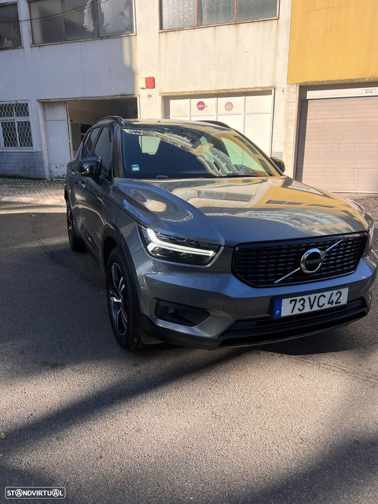 Volvo XC 40 1.5 T3 R-Design Tech Edition - 3