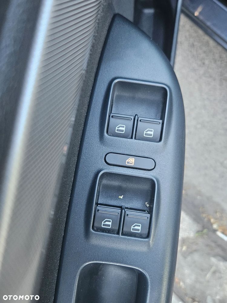 Skoda Octavia 1.4 TSI Ambiente DSG - 12