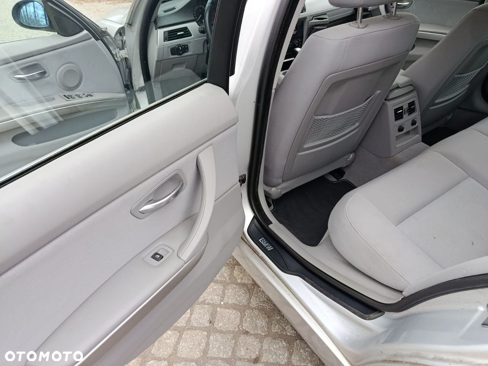 BMW Seria 3 325i - 15