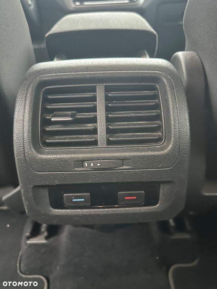 Volkswagen Touran 2.0 TDI BMT Active DSG - 28