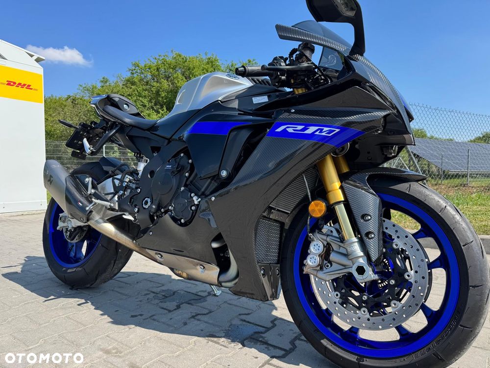 Yamaha R1 - 17