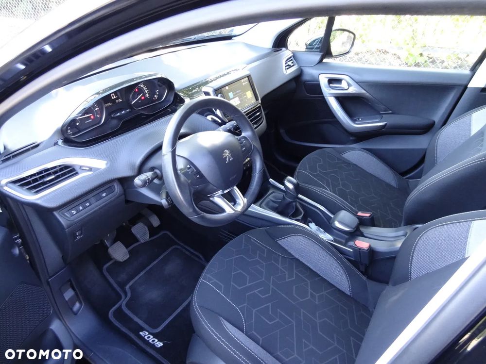 Peugeot 2008 1.2 Pure Tech Style S&S - 5