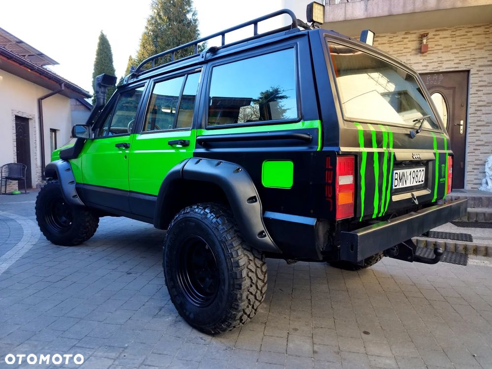 Jeep Cherokee 2.5 Sport - 3