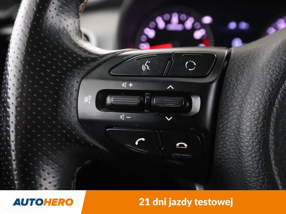Kia Stonic - 28